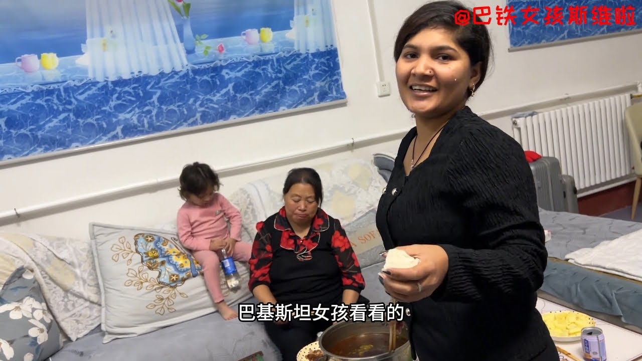 巴铁媳妇在中国第一次过中秋节，中国婆婆准备了大餐，看看吃了啥