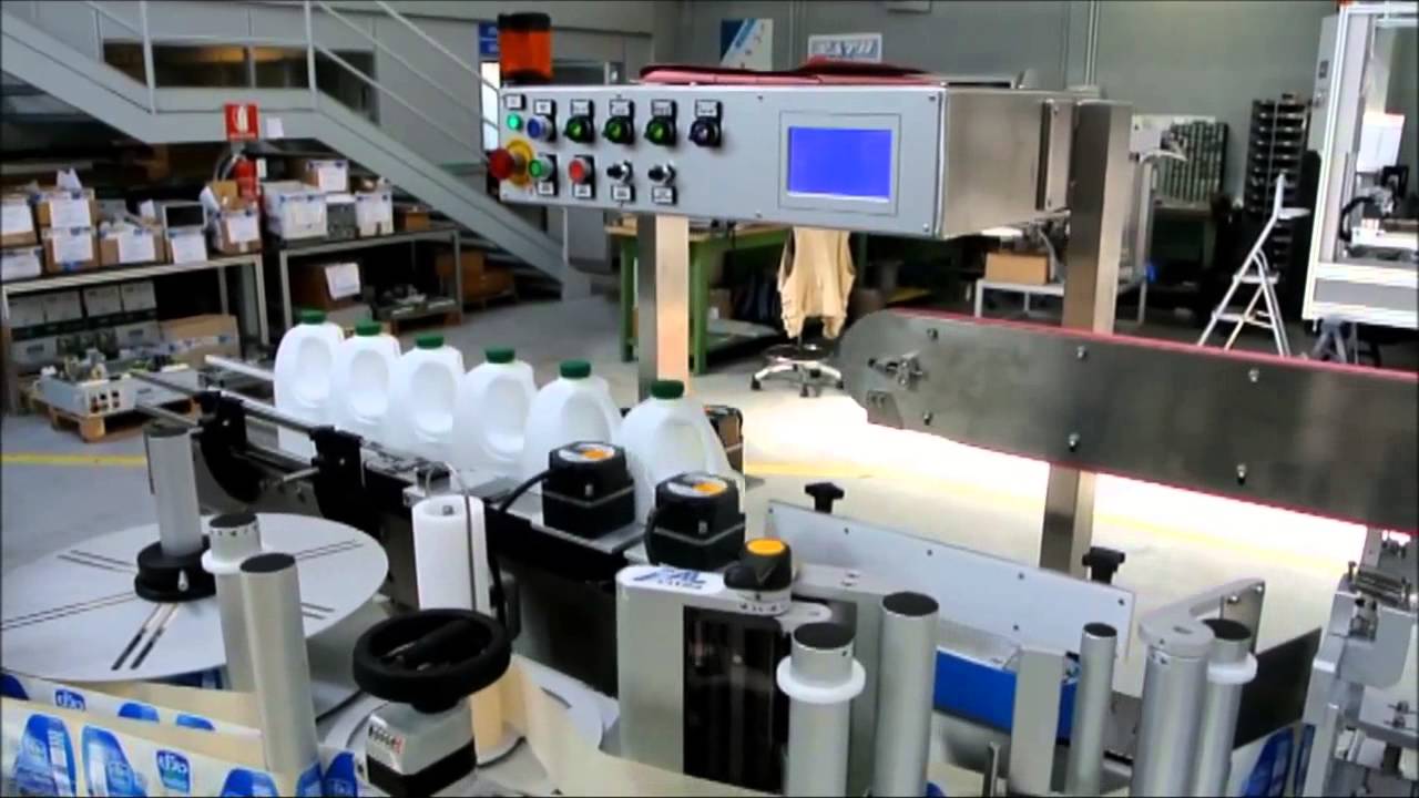 Automatic Labelling Machine Applying Labels to Dairy Industry