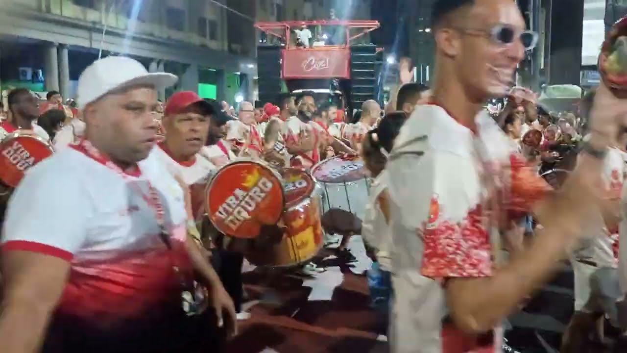 Bateria da Viradouro 2026 - ensaio de rua (18/01/2026)