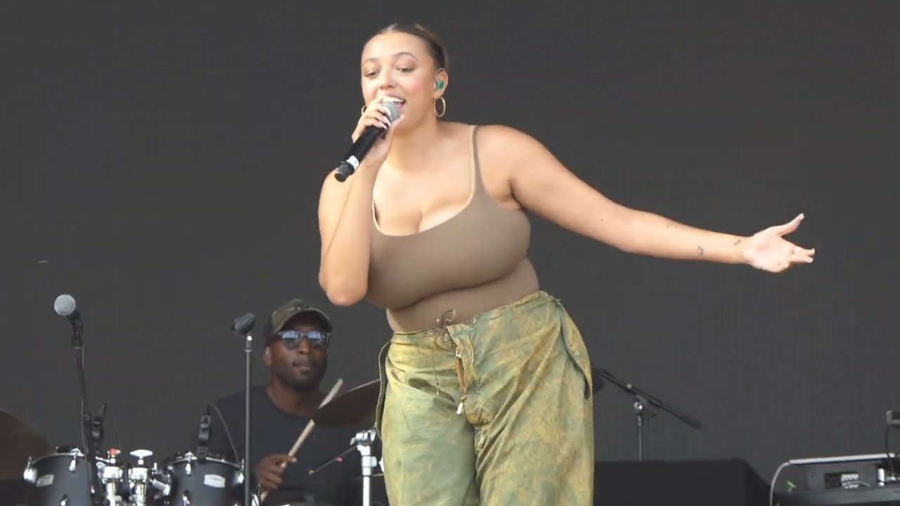 Mahalia - What You Did @ Osheaga 22' (Day 3) in Montreal