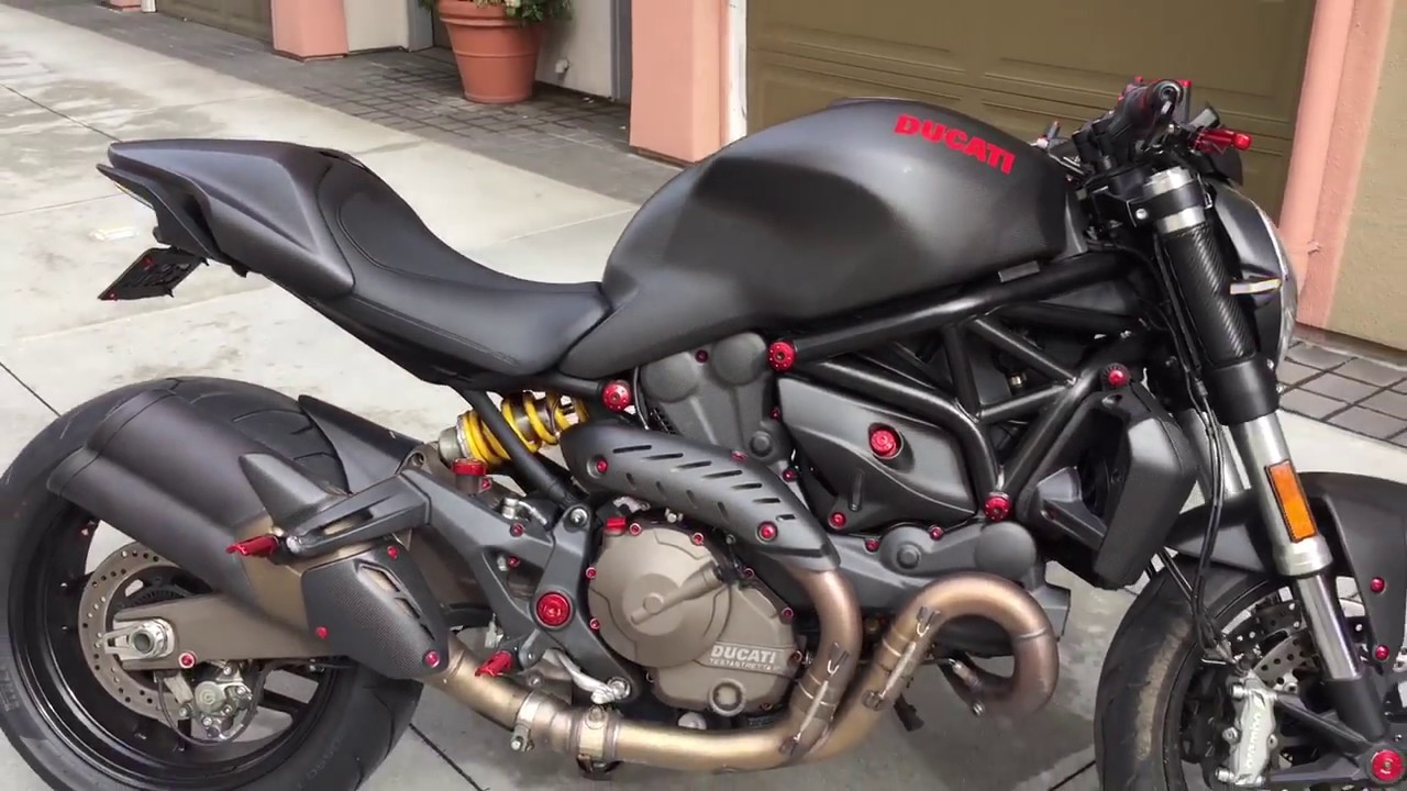 2015 Ducati Monster 821 Carbon Fiber