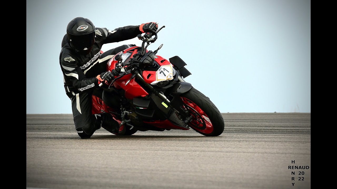 Ducati Streetfighter V4 on the Track (Dijon-Prenois, France)