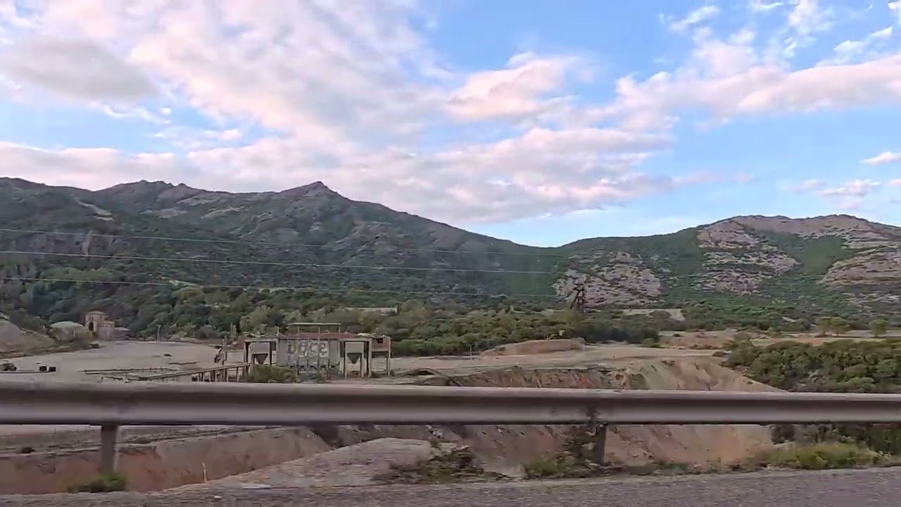 La grande miniera di Montevecchio, sud Sardegna. Vista dalla strada.