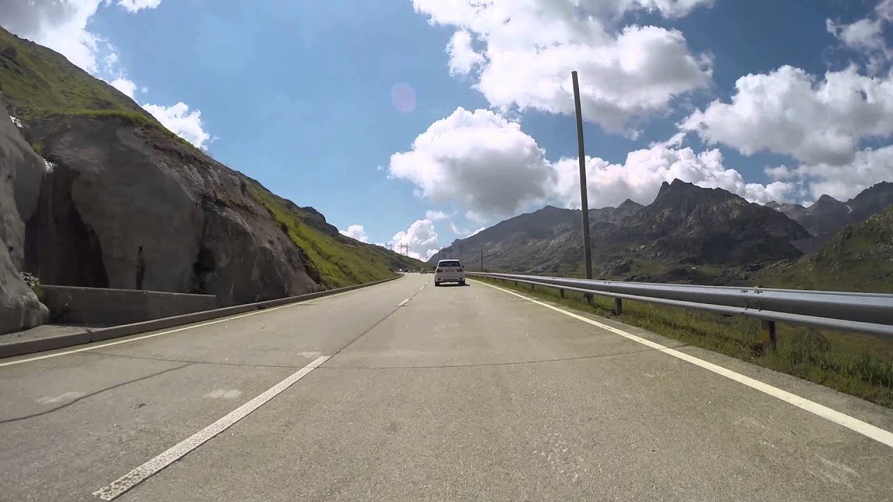 Gotthard mit Moto Guzzi V7 II Special