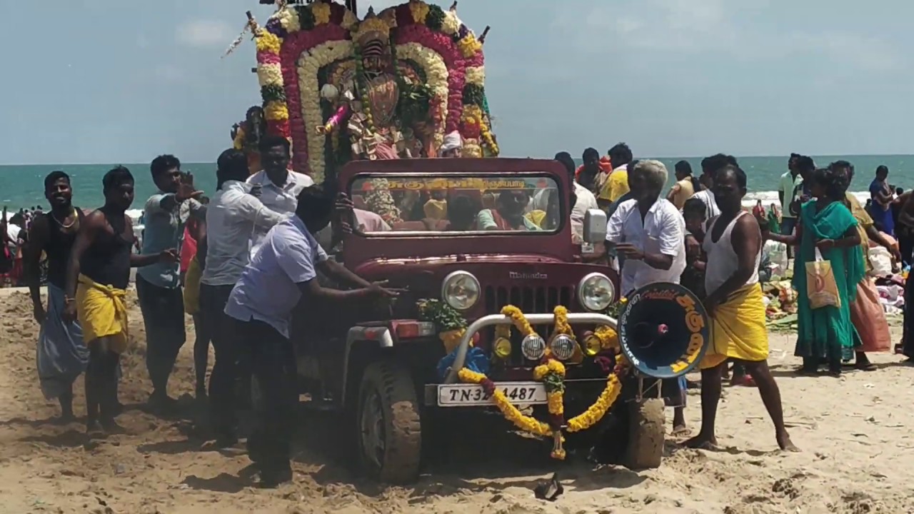 Mahindra 540 beach roading stunt offroading beach