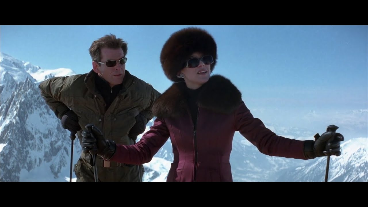 Bond and Elektra King under Attack [James Bond Semi Essentials]
