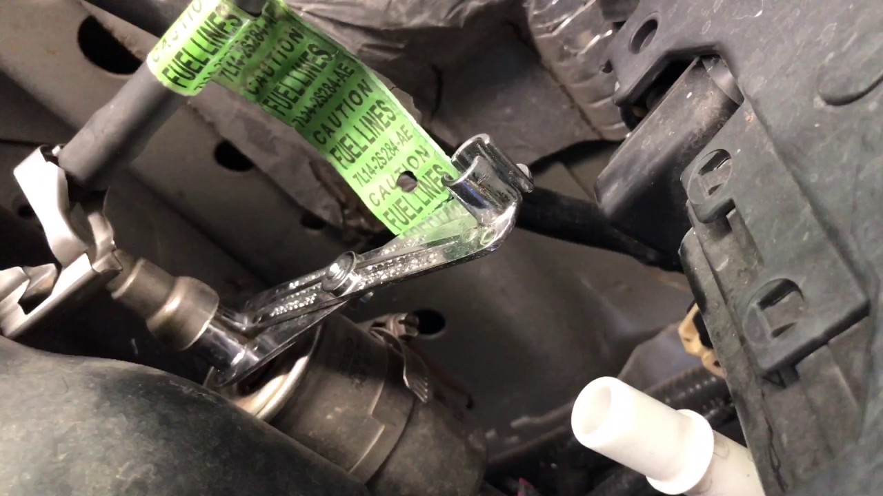 Как заменить топливный насос и топливный фильтр в Lincoln Navigator 2008 года