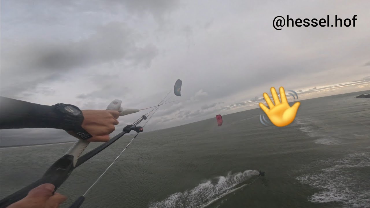 Gusty and fun session! And did a kiteloop over my friend 😱💥