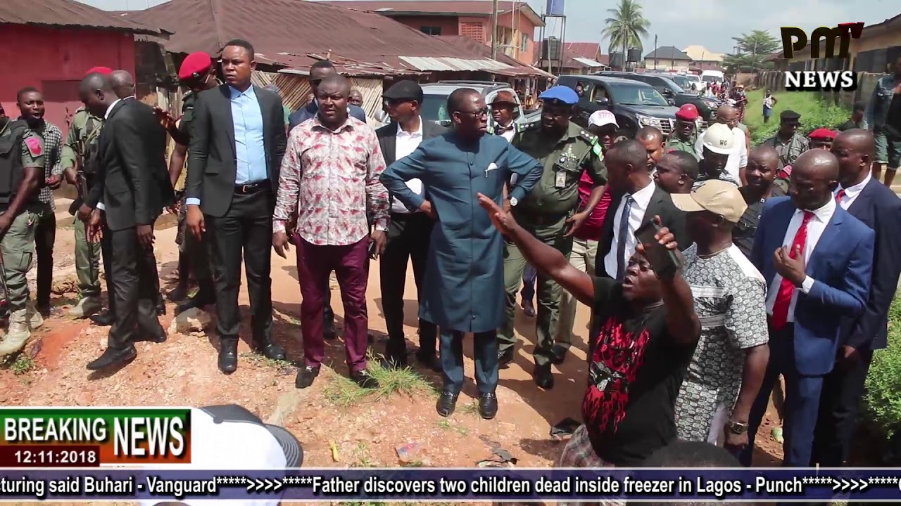 DELTA STATE GOVERNOR, SEN. DR. OKOWA & HON. CHUKY DANDY INSPECT DRAINAGE IN QUEEN STREET 12:11:2018
