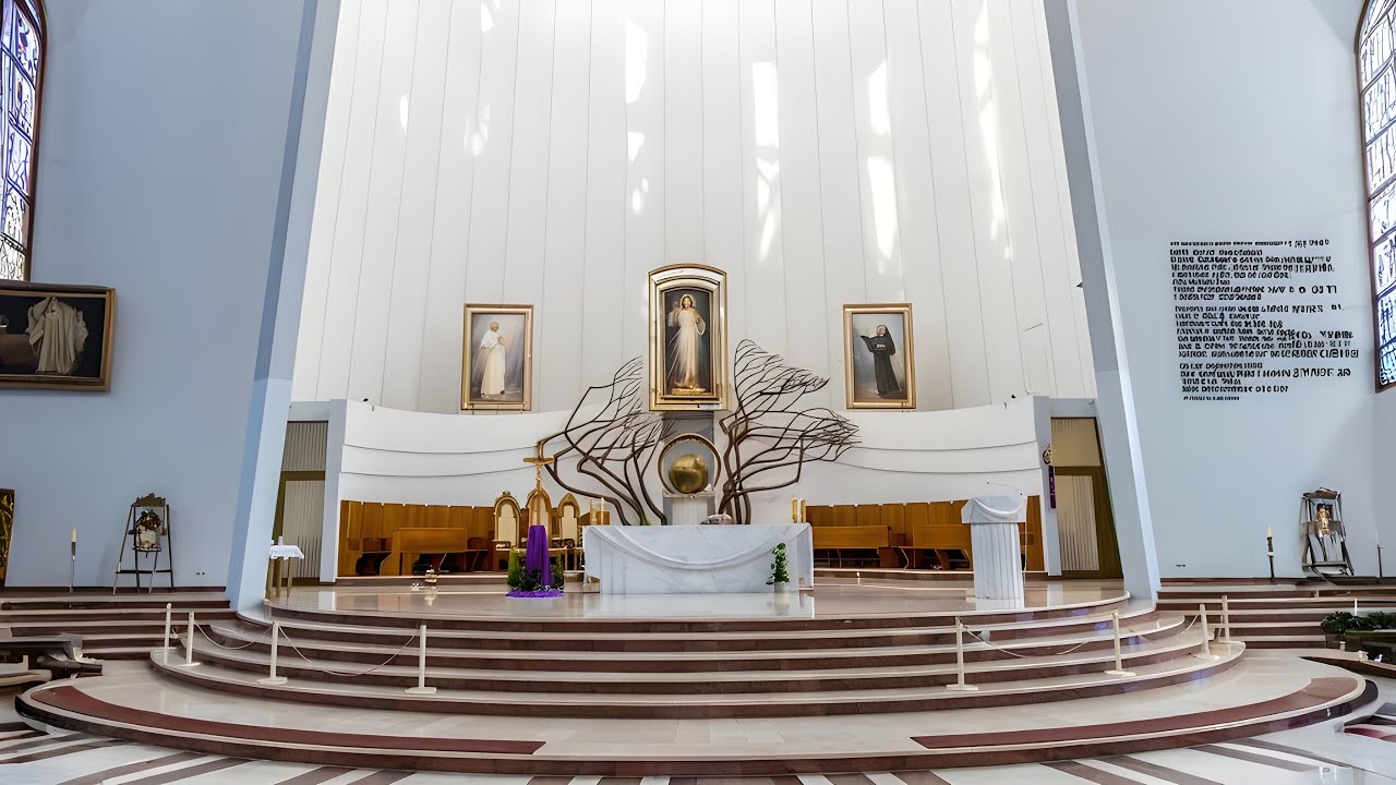 8:00 - Różaniec 8:30 Godzinki o NPNMP, 9:00 - Msza św. - Sanktuarium Bożego Miłosierdzia Kraków-Łag.