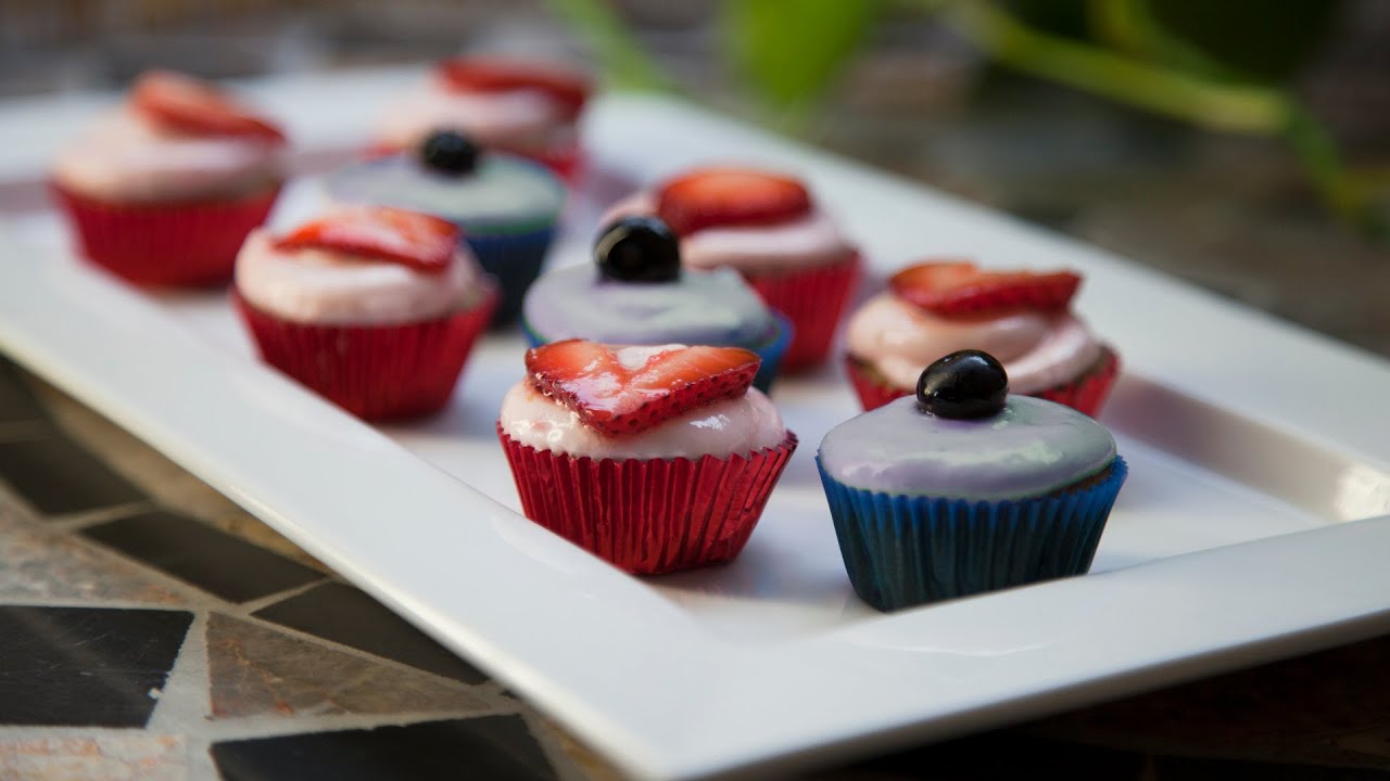 FRESH STRAWBERRY CUPCAKES!