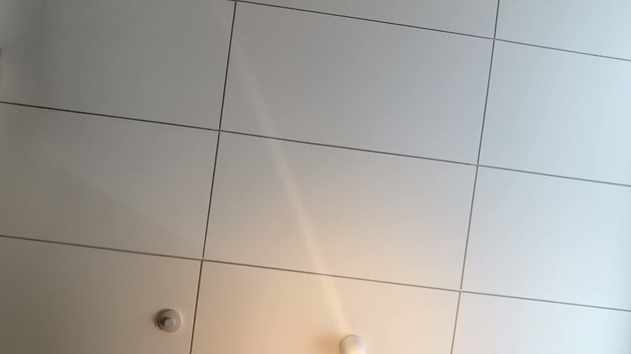 Laulan kappaleen enkeli & en todellakaan osaa laulaa....