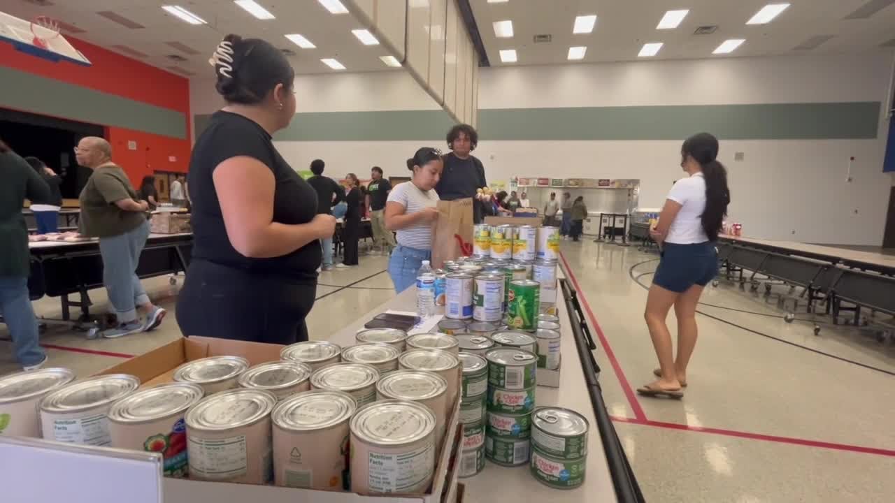 Arizona SNAP recipients left without benefits as community steps up to help