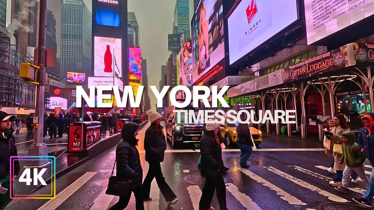 New York City Ambience 4K — Rainy Midtown Walk in Manhattan (NYC 4K, Real City Sounds)
