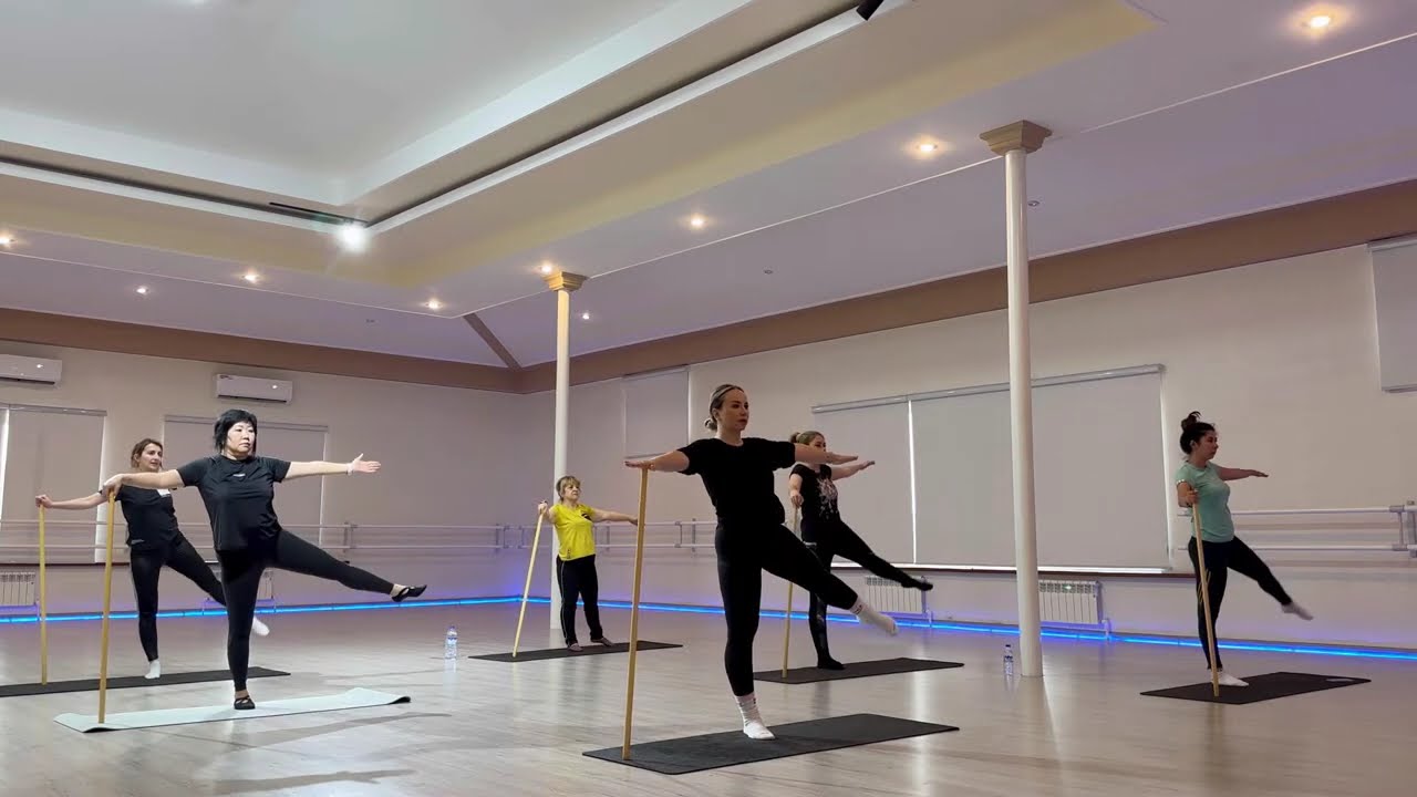 Тренировка для спины с гимнастической палкой💯 Training for the back,for an even posture.✅