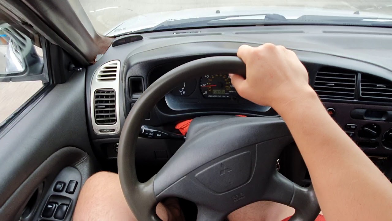 Mitsubishi Mirage 2001