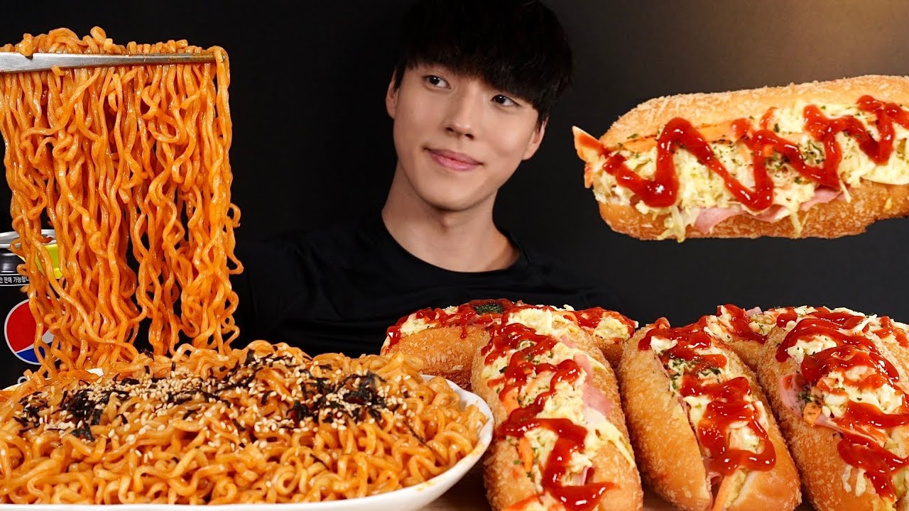 매콤한 불닭볶음면에 추억의 사라다빵 먹방 SPICY FIRE NOODLES & SAUSAGE SALAD SANDWICH MUKBANG ASMR EATING SOUNDS