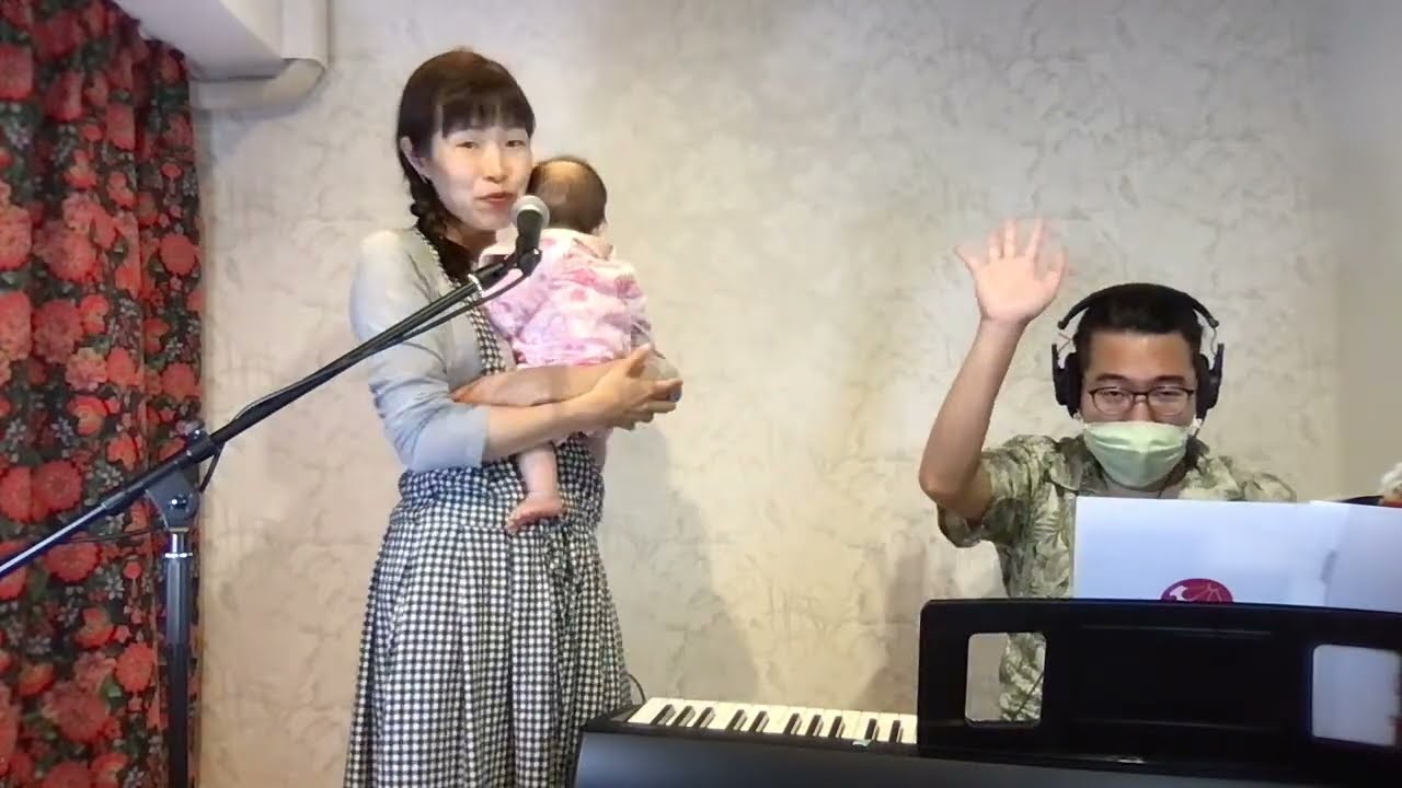 Fly Me To The Moon & Ten ni Mau (Sarah's Studio Mini Concert)