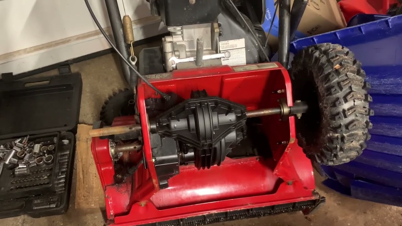 Replacing Drive Belt on Toro Snowmaster 724 824 QXE