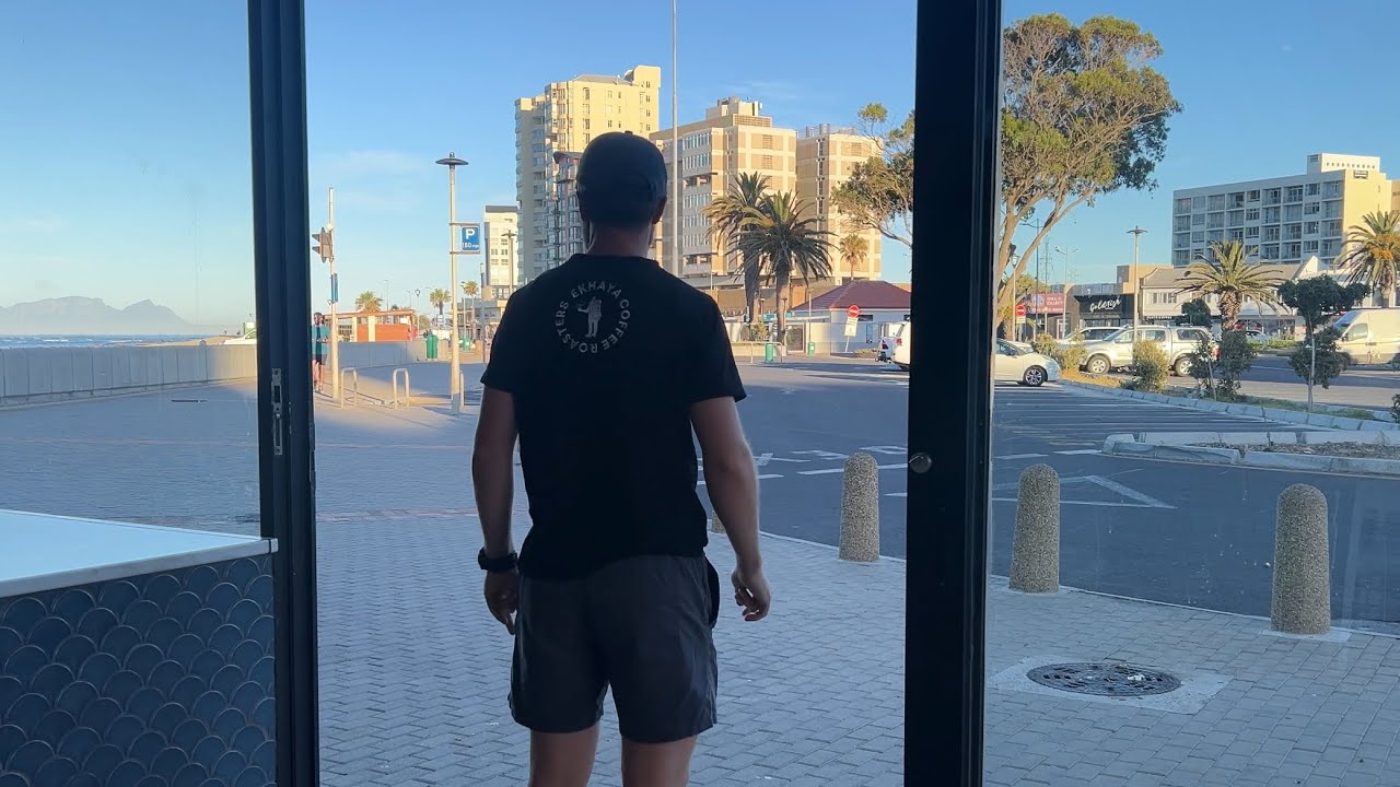 Day in the Life | Weekend Rush at a Café | Many Many Cups Later | Cape Town