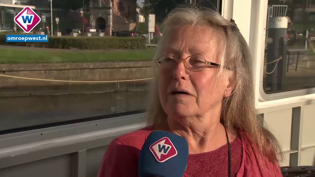De nieuwe pont Zilverstad steekt Lek over bij Schoonhoven