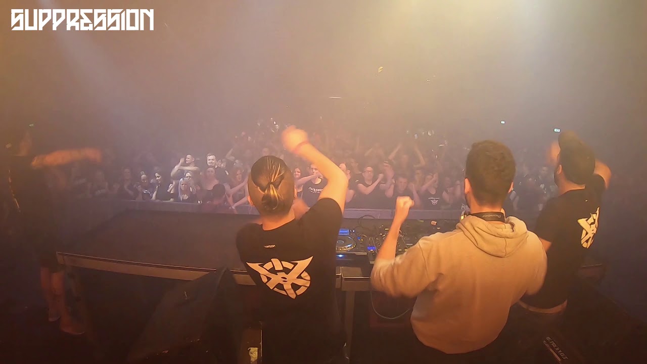 The Straikerz vs FRAW @ Suppression XTRA RAW (Live Videoset)
