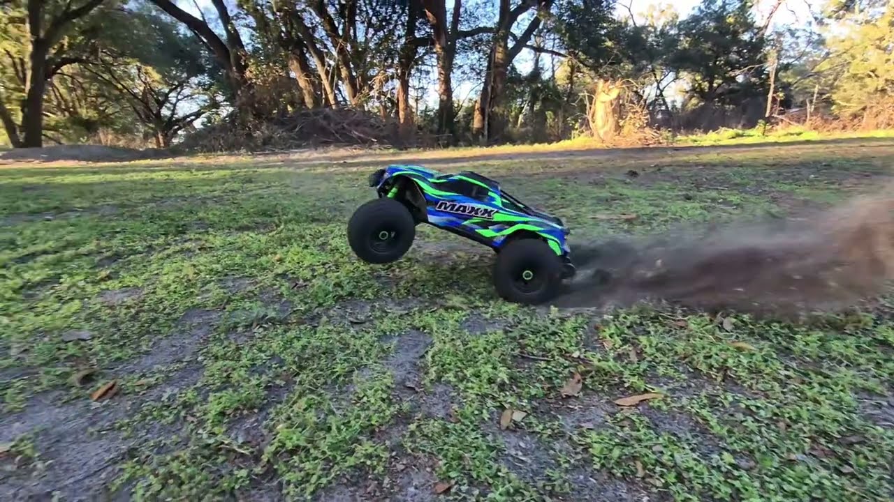 #Traxxasslash #rippin and #rareing #Maxx #fullsendordontsend 