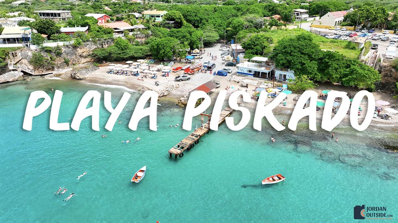 Snorkeling z ż&oacute;łwiami w Playa Piskado na p&oacute;łnocno-zachodnim wybrzeżu Cura&ccedil;ao (znanej r&oacute;wnież jako Playa Grandi)