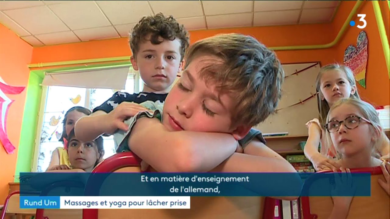 Massages et yoga aérien pour lâcher prise