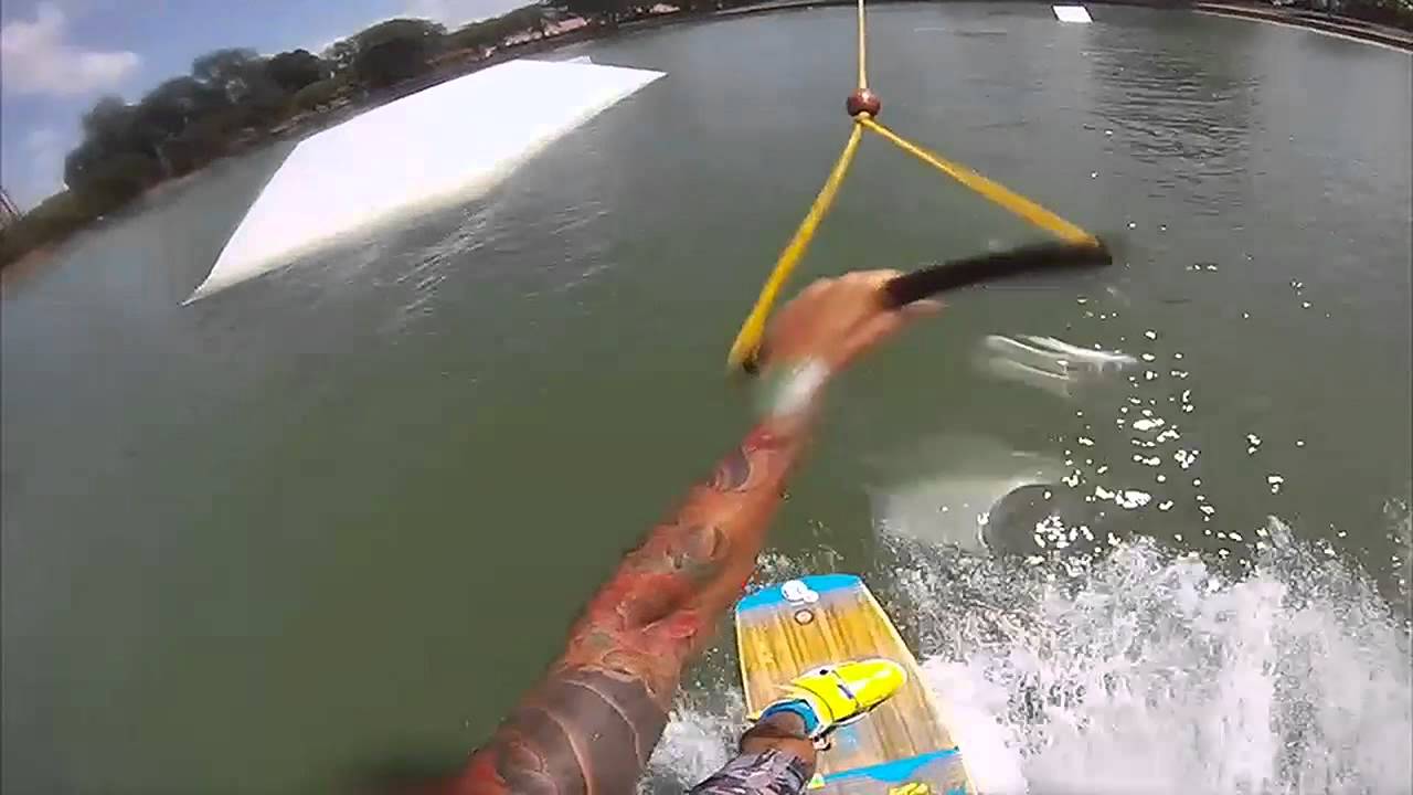 Riding Ski 360 Cable Park Singapore