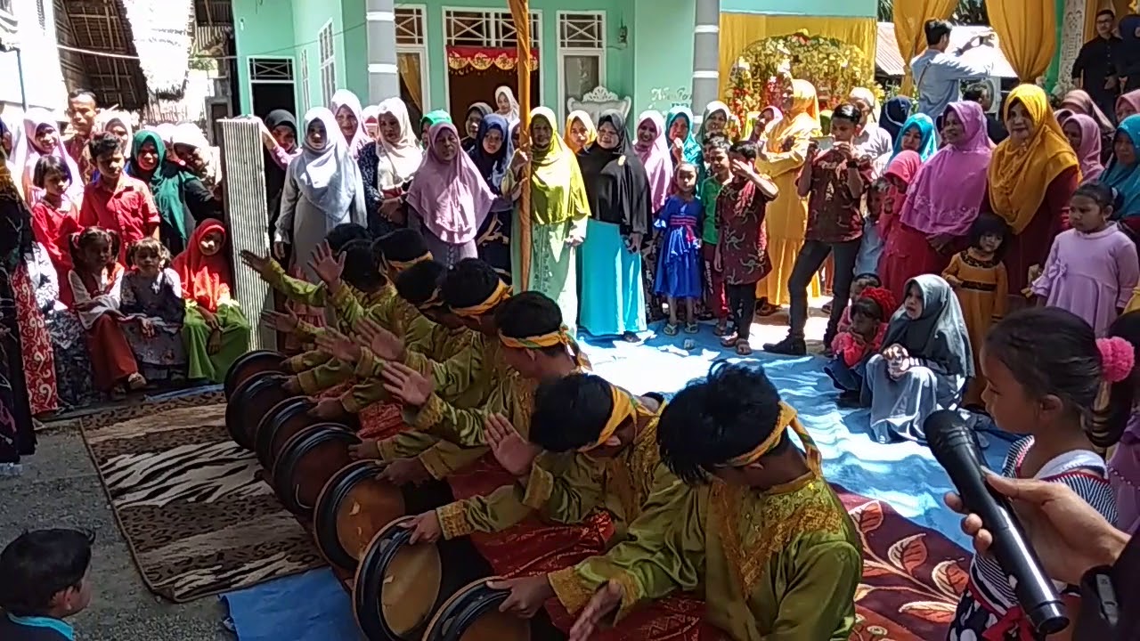 Rapai geleng mahasiswa Aceh