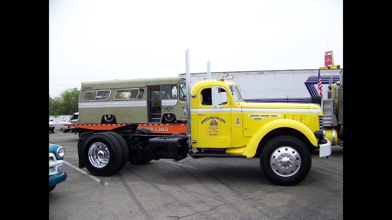 McKee's Tractor Service 1948 GMC AD 950 At Truckin' For Kids 2011