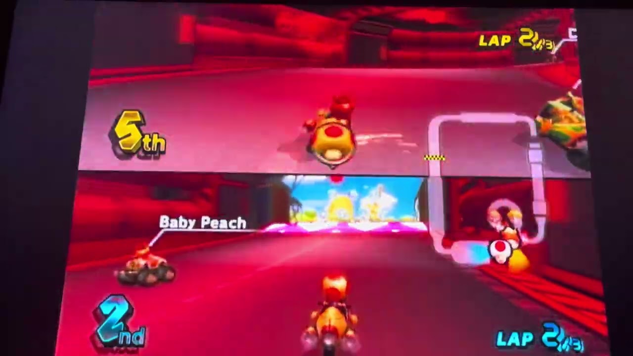 Mario Kart Wii Baby Daisy vs Toad at Toads Factory