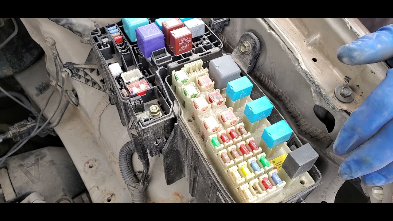 2002/2007 Toyota Camry How to Replace The 120 AM Fuse After the Car was Wrong Jump started part 2