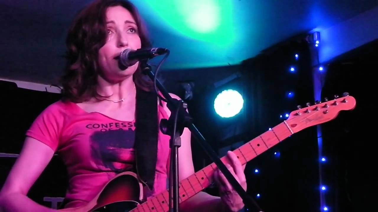 Viv Albertine @ The Thunderbolt, Bristol. 13-05-2011