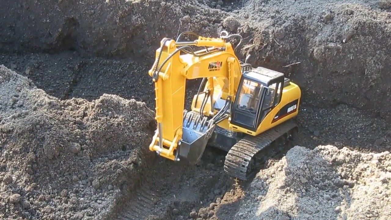 Playing With HUINA 1550 Excavator & 1540 Dump Track - Digging Action!