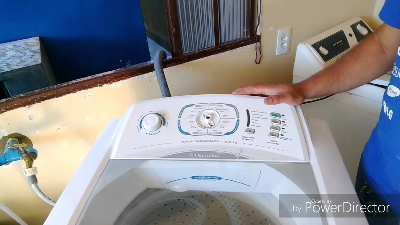 máquina de lavar roupa centrifugando sem parar.....