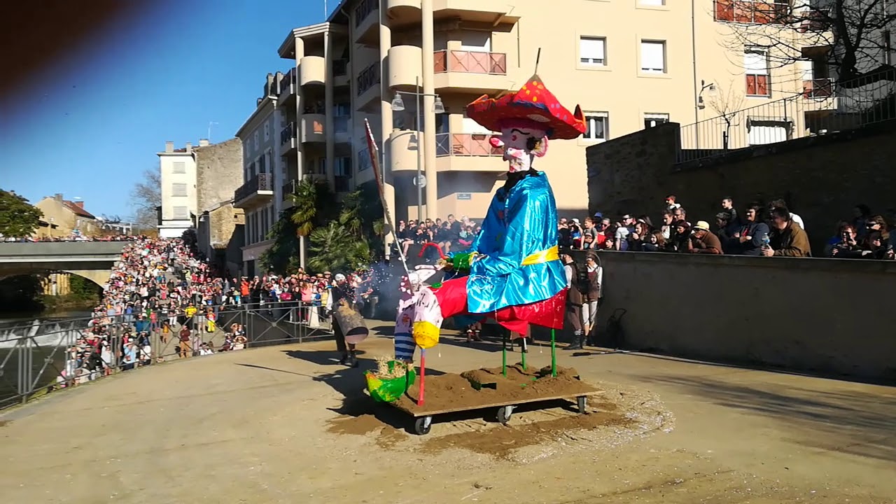 Mont-de-Marsan : bûcher de San Pansar pour le carnaval 2019
