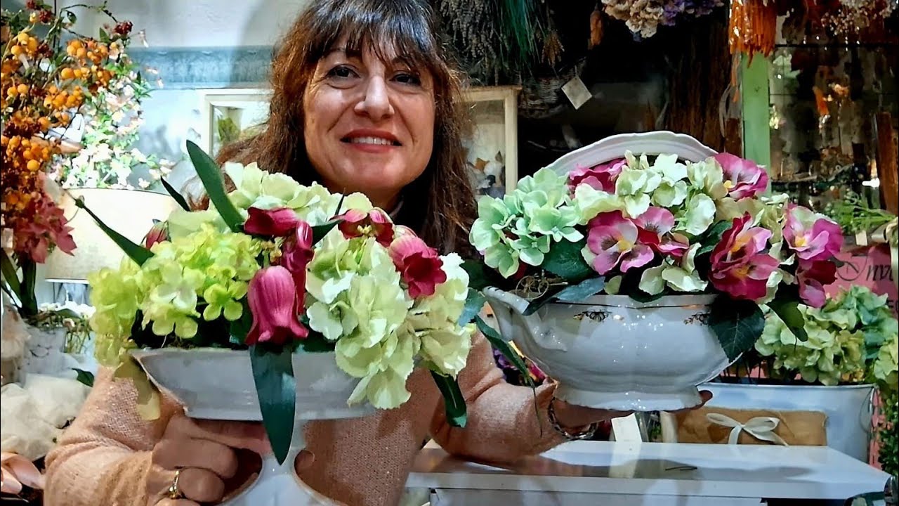 Ricordi la ceramica di quel servito? Trasformala in una composizione floreale.