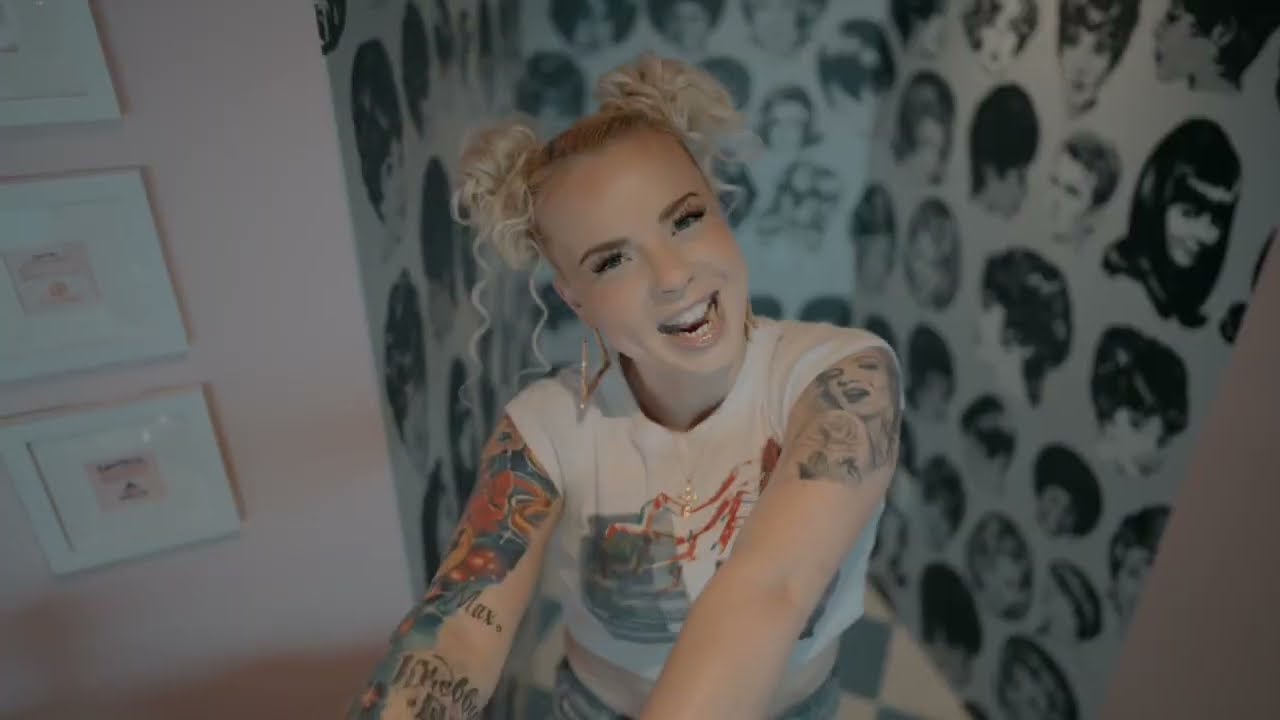 Emilie Brooklyn - Hollaback Freestyle