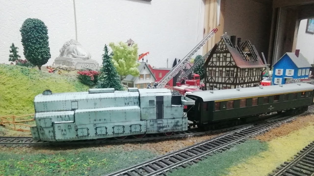 Parow&oacute;z Pancerny  BR93 z wagonem osobowym / Parow&oacute;z BR98 003 Świąteczny osobowy / TEM18D-000 osobowy
