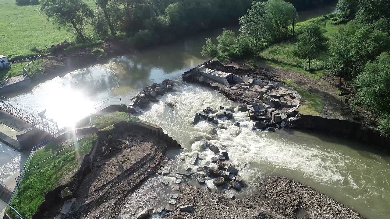 Krosno24.pl - Przerwany wał na ujęciu wody w Szczepańcowej (26.06.2020)