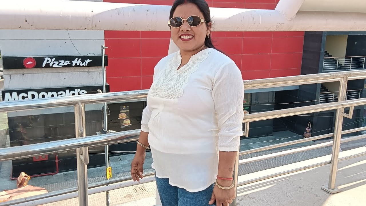दाल चावल और भुजीया 