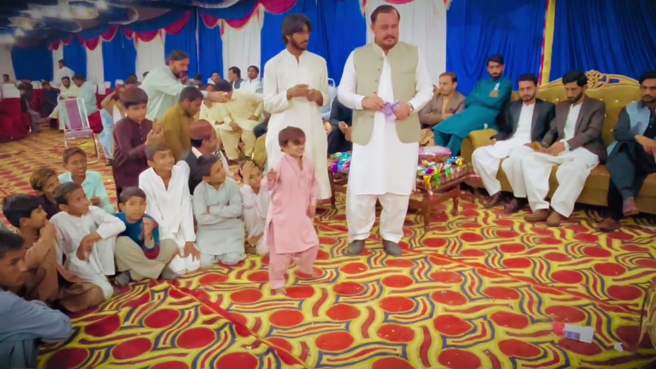 Chota Ustad Ka Viral Dance |Jhumar Wedding saraiki | saraiki Dhol | Nikamunda Viral Video #foryou 