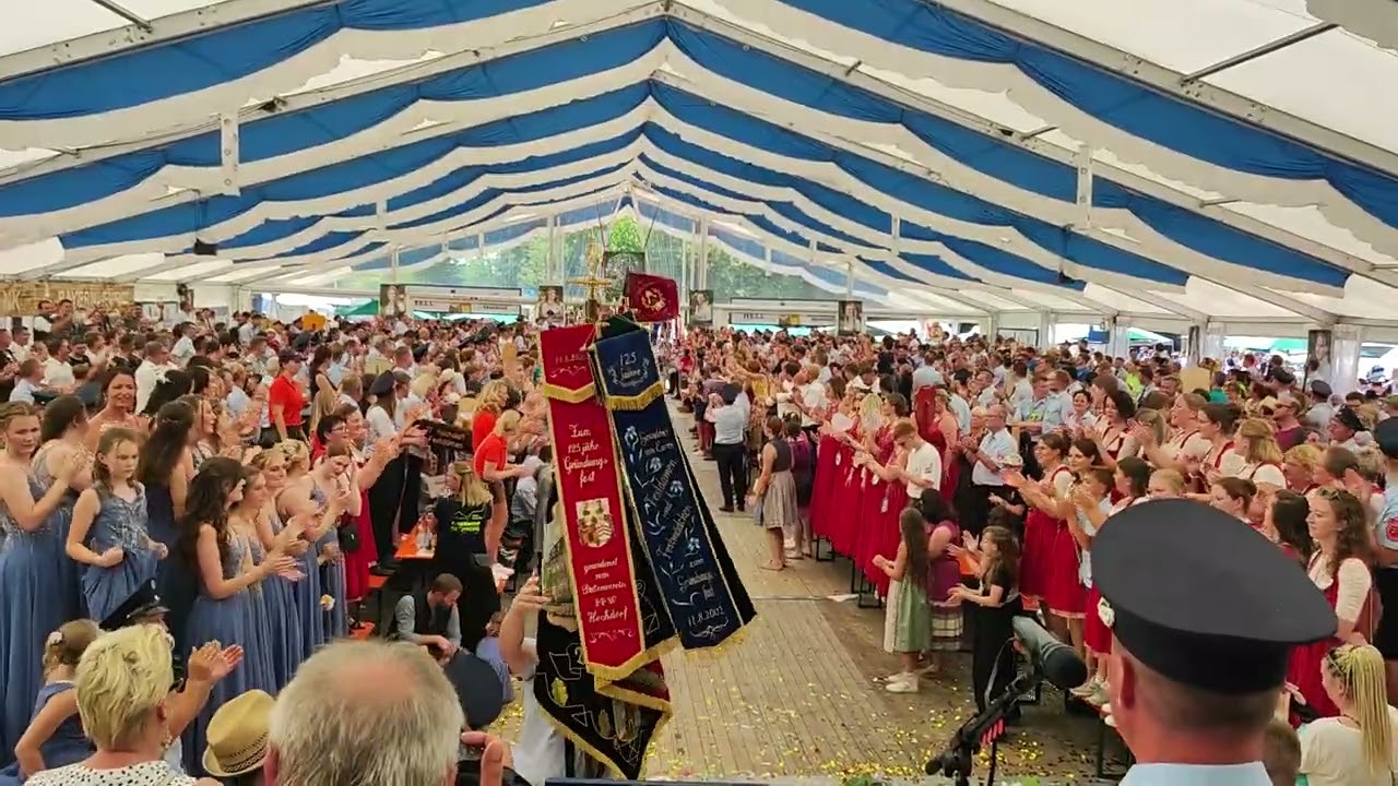 125 Jahre FFW Rechberg mit dem Fahneneinzug mit der Band Öha