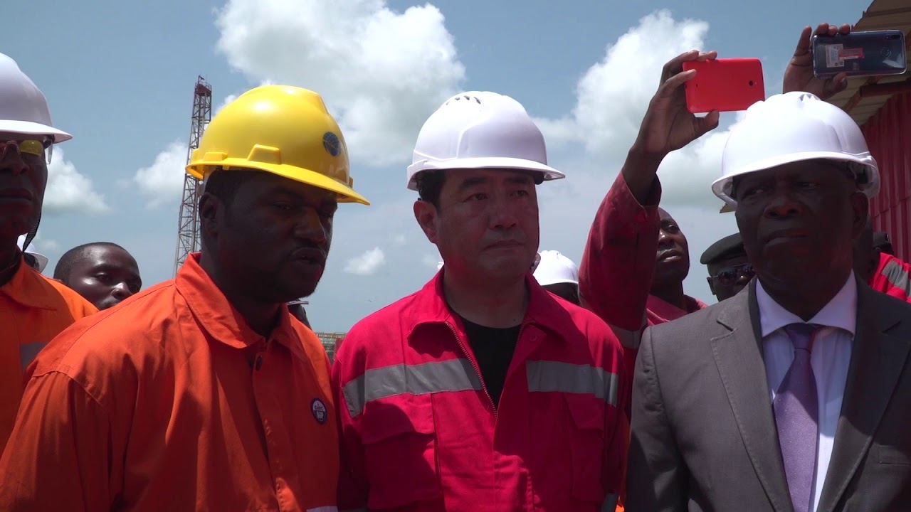 Visite Ministre des hydrocarbures Jean marc THYSTERE TCHICAYA sur le site pétrolier de Wing Wah E&P