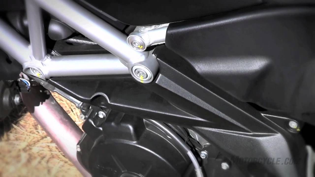 2011 Aprilia Dorsoduro 1200 Review - A good hooligan machine just got great