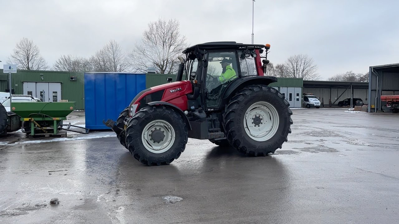 Köp Traktor Valtra N143 frontlyft på Klaravik