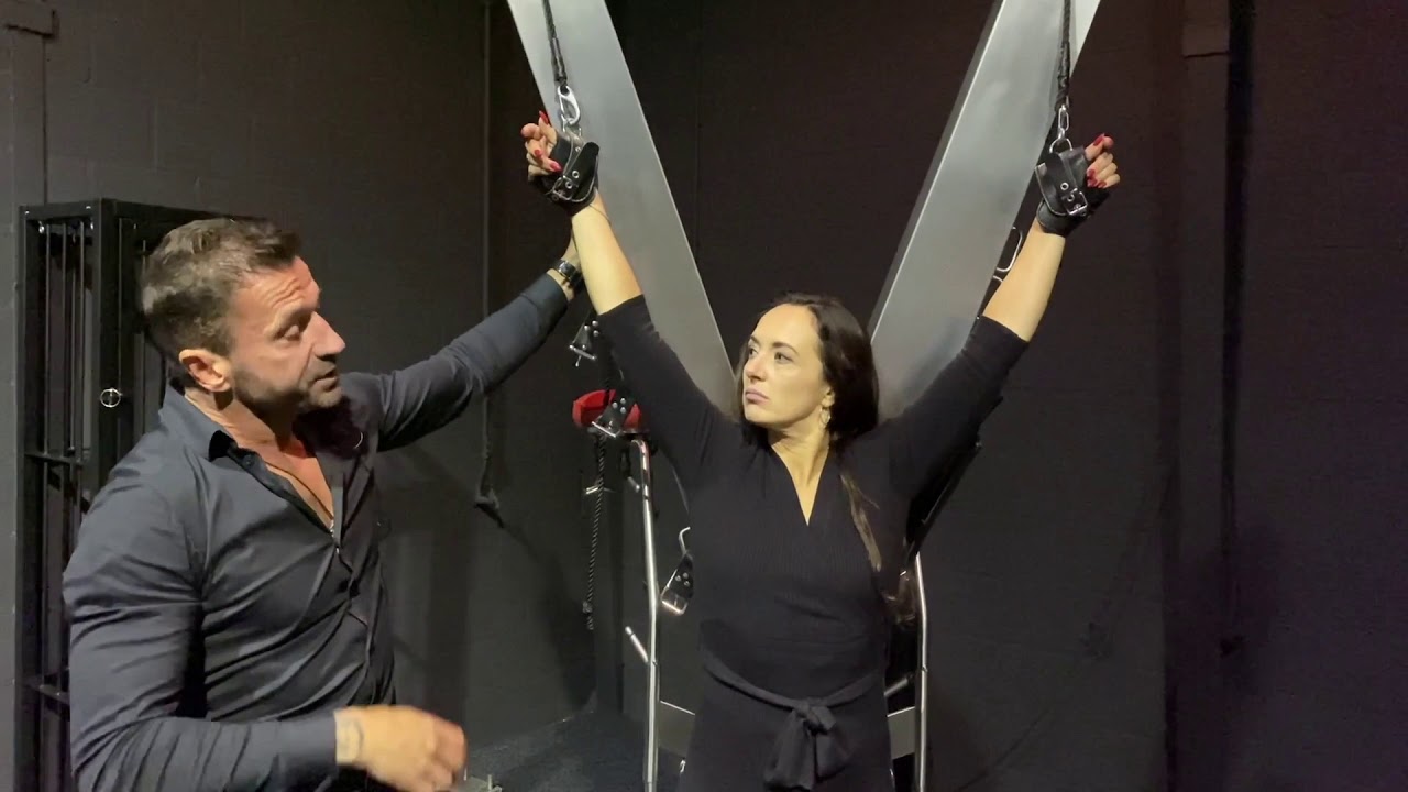 EN: St Andrews Cross by CaratXXX Furniture - a Multifunctional BDSM Cross!