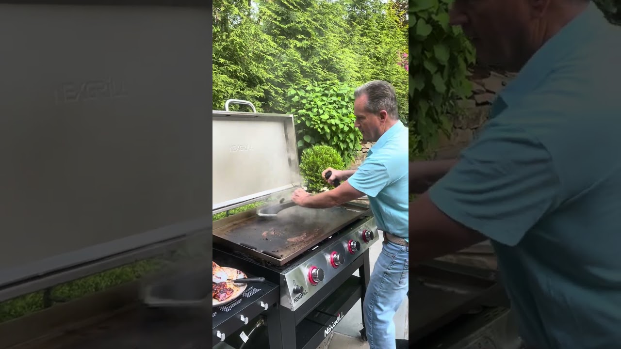 Grill Daddy-The Original Steam Cleaning Griddle /Grill Brush !